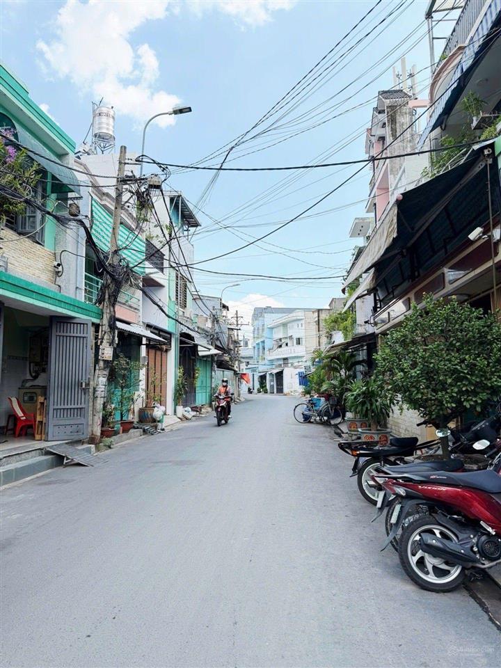 Tỉnh lộ 10  siêu phẩm nhà mới  sát tên lửa  5 tầng (4.5x12m) 5pn  hẻm 5m thông  chỉ 7.2 tỷ