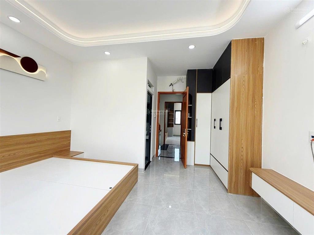 Tỉnh lộ 10  siêu phẩm nhà mới  sát tên lửa  5 tầng (4.5x12m) 5pn  hẻm 5m thông  chỉ 7.2 tỷ