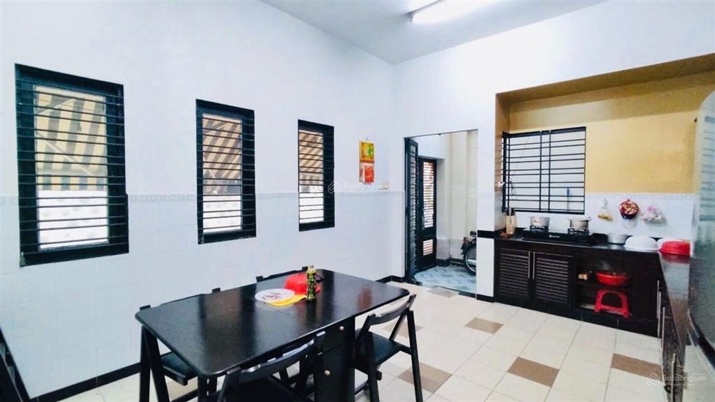 Mặt tiền lô góc  khu tên lửa  4 tầng (4x21.5m) 4pn  đường 10m  đang thuê 23 tr/th chỉ 16.2 tỷ