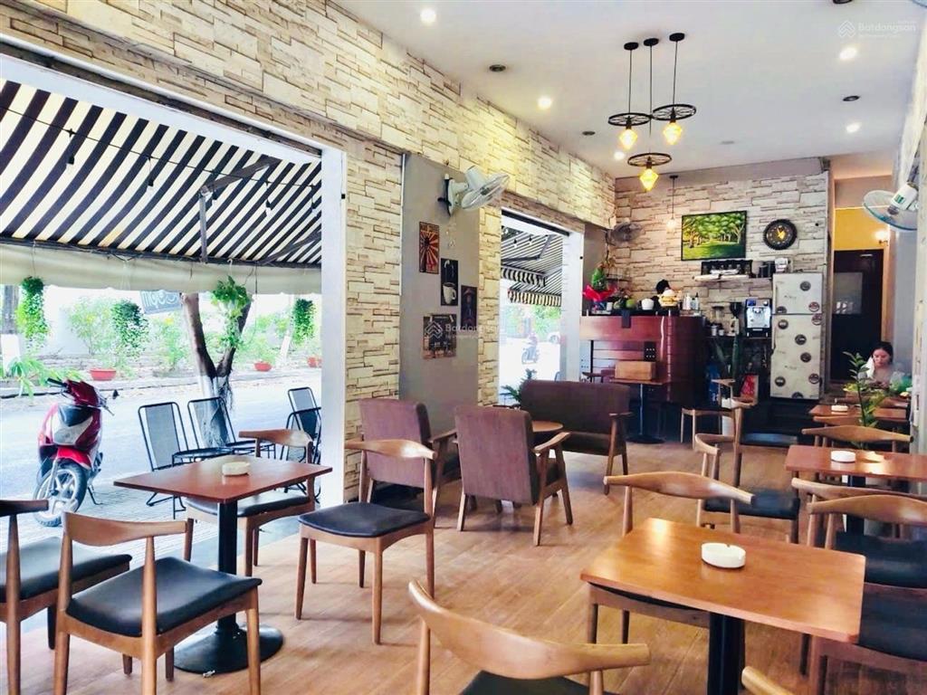 Mặt tiền lô góc  khu tên lửa  4 tầng (4x21.5m) 4pn  đường 10m  đang thuê 23 tr/th chỉ 16.2 tỷ