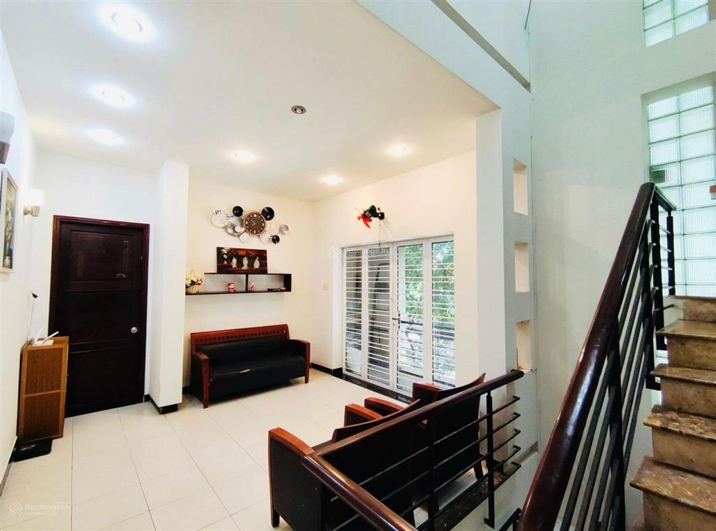 Mặt tiền lô góc  khu tên lửa  4 tầng (4x21.5m) 4pn  đường 10m  đang thuê 23 tr/th chỉ 16.2 tỷ