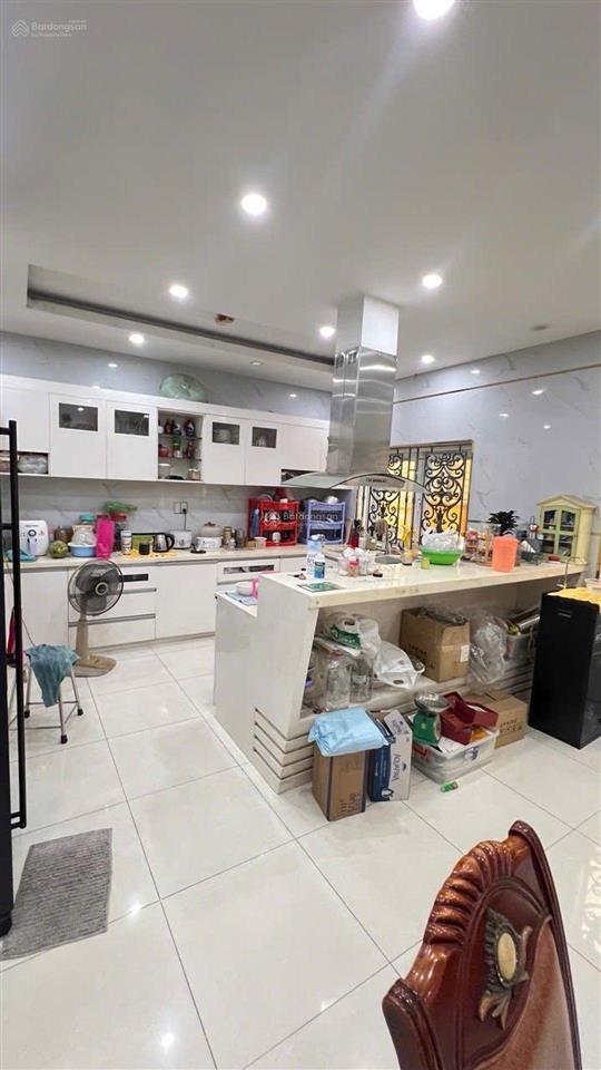 Biệt thự đẳng cấp bình tân  4 tầng (10x20m) 5pn  có hầm  view công viên  sát aeon  giá29.8 tỷ
