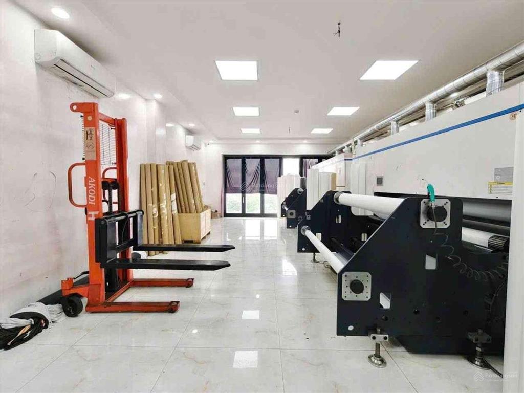 Tân phú  mtkd đường lê niệm  7 tầng thang máy (6.1x19m)  7pn  dòng tiền 50tr/th  giá 23 tỷ