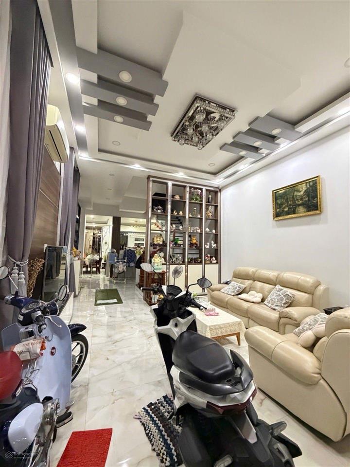 Chính chủ bán biệt thự lô góc  đi định cư  2 tầng  (12x16m) 4pn  gần chợ gò xoài  giá 24 tỷ