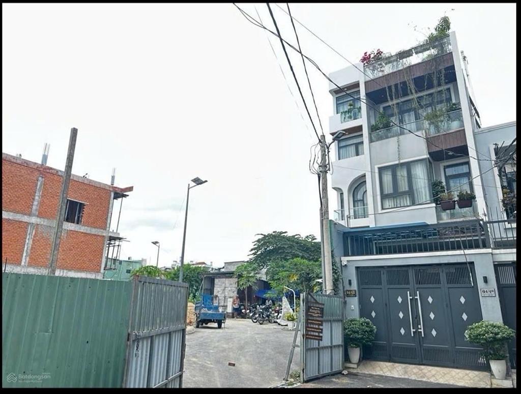 Bán lô đất đẹp  ngang 4,2 x 20m, thích hợp xây chdv, ở  bùi văn ba, quận 7  chỉ 9 tỷ hơn (tlcc)