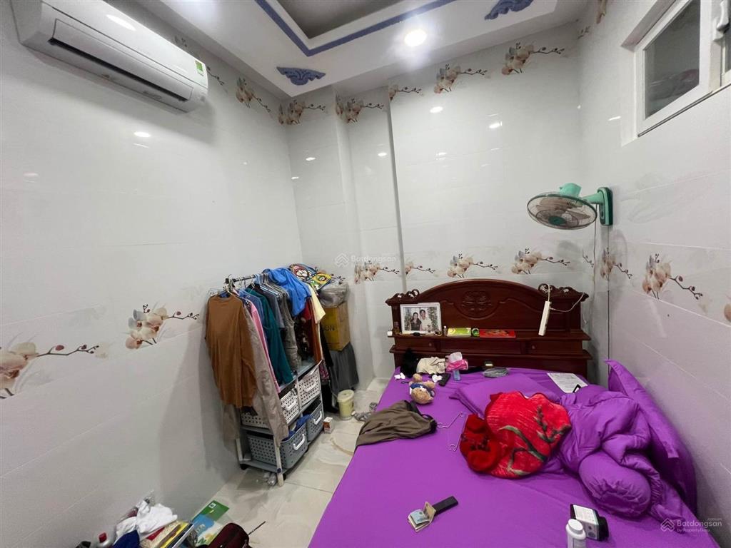 Bán nhà 3 tầng gần ngay chợ tân quy củ ,quận 7  dt 61m2 (5x12) chỉ 9,2 tỷ (tlcc)