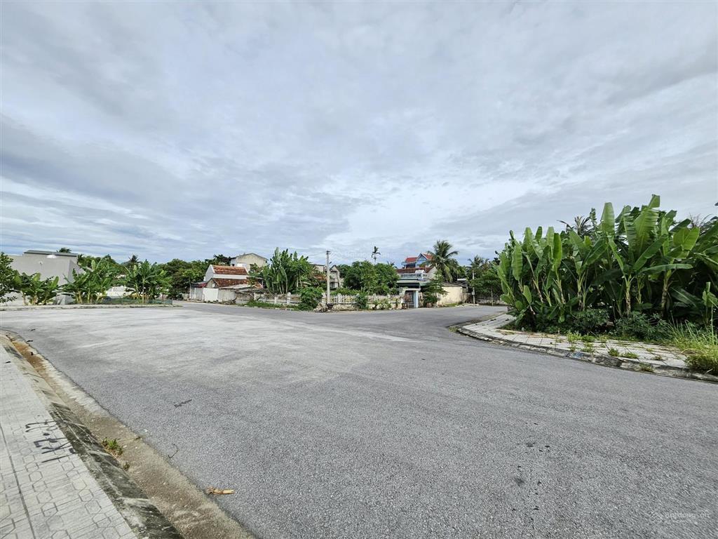 Chính chủ bán lô góc 2 mặt tiền cách trung tâm tp thanh hóa chỉ 3km cạnh cụm kcn