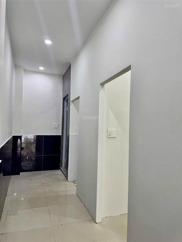 Bán nhà mặt tiền nguyễn trung trực  rạch giá