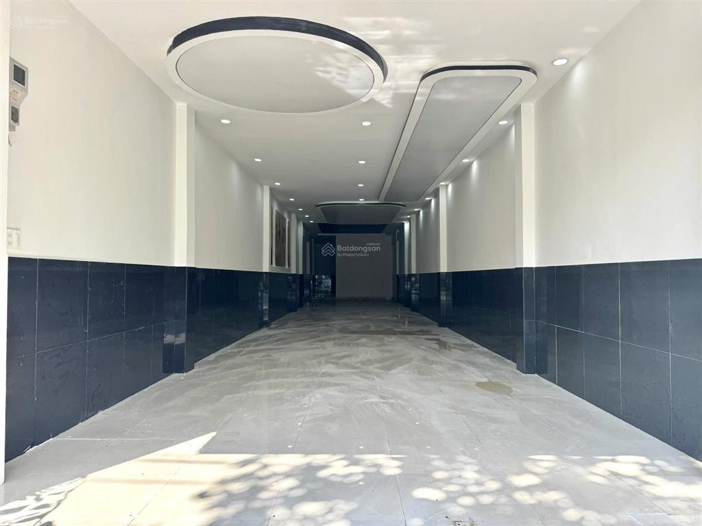 Bán nhà mặt tiền nguyễn trung trực  rạch giá