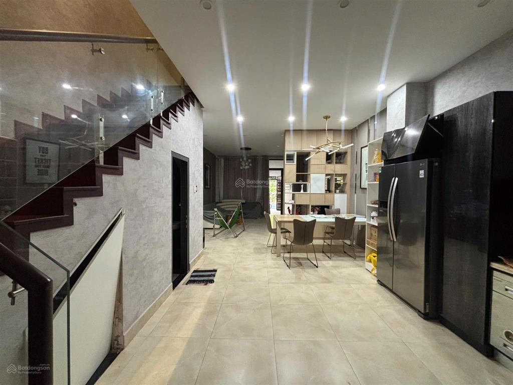 Bán nhà mặt tiền vũ thị sen trung tâm kdt phú cường