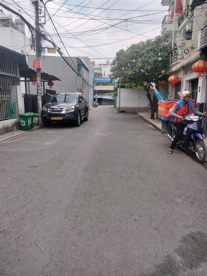 Hẻm 10 m bùi văn ngữ hương lộ 80b ngay chợ .ngang 4m x15m 2 tầng 3 pn 2 wc đường 10m chỉ 5.1 tỷ