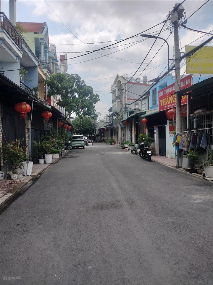 Hẻm 10 m bùi văn ngữ hương lộ 80b ngay chợ .ngang 4m x15m 2 tầng 3 pn 2 wc đường 10m chỉ 5.1 tỷ