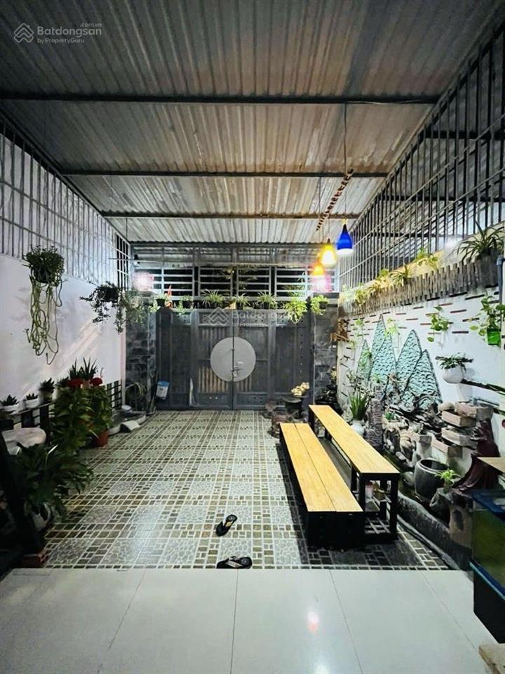 Mới về 2 mặt tiền kinh doanh đa ngành nghề.. mỹ huề giá chỉ 6.3 tỷ. dt 147m2. xây 2 tầng 4p