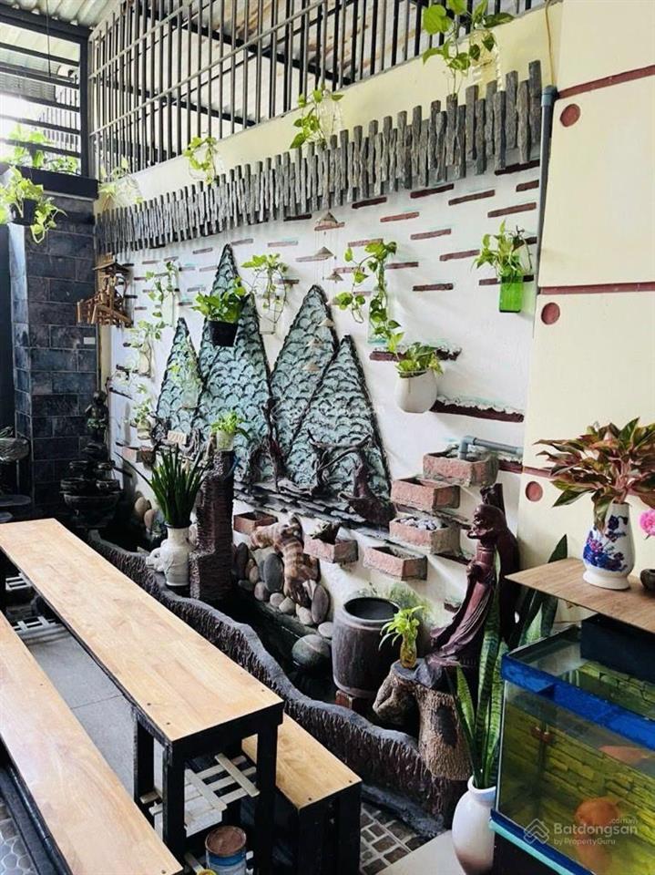 Mới về 2 mặt tiền kinh doanh đa ngành nghề.. mỹ huề giá chỉ 6.3 tỷ. dt 147m2. xây 2 tầng 4p