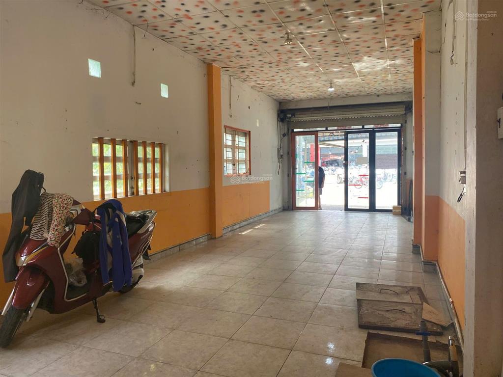 Cho thuê nhà 2 mặt tiền nguyễn ảnh thủ  đông thạnh hóc môn ngang 4.5mx30m. vỉa hè 5m chỉ 14 triệu