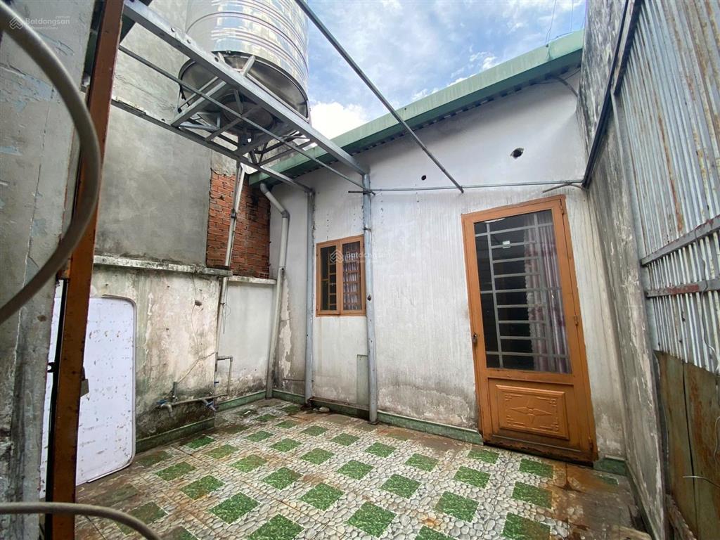 Cho thuê nhà 2 mặt tiền nguyễn ảnh thủ  đông thạnh hóc môn ngang 4.5mx30m. vỉa hè 5m chỉ 14 triệu