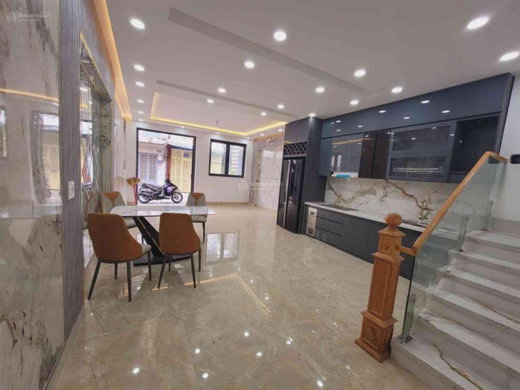 Nhà đẹp mới trung mỹ tây 2 hoàn thiện thiết kế hiện đại 2tầng.hẻm xe hơi 7m thông (5mx14m .)