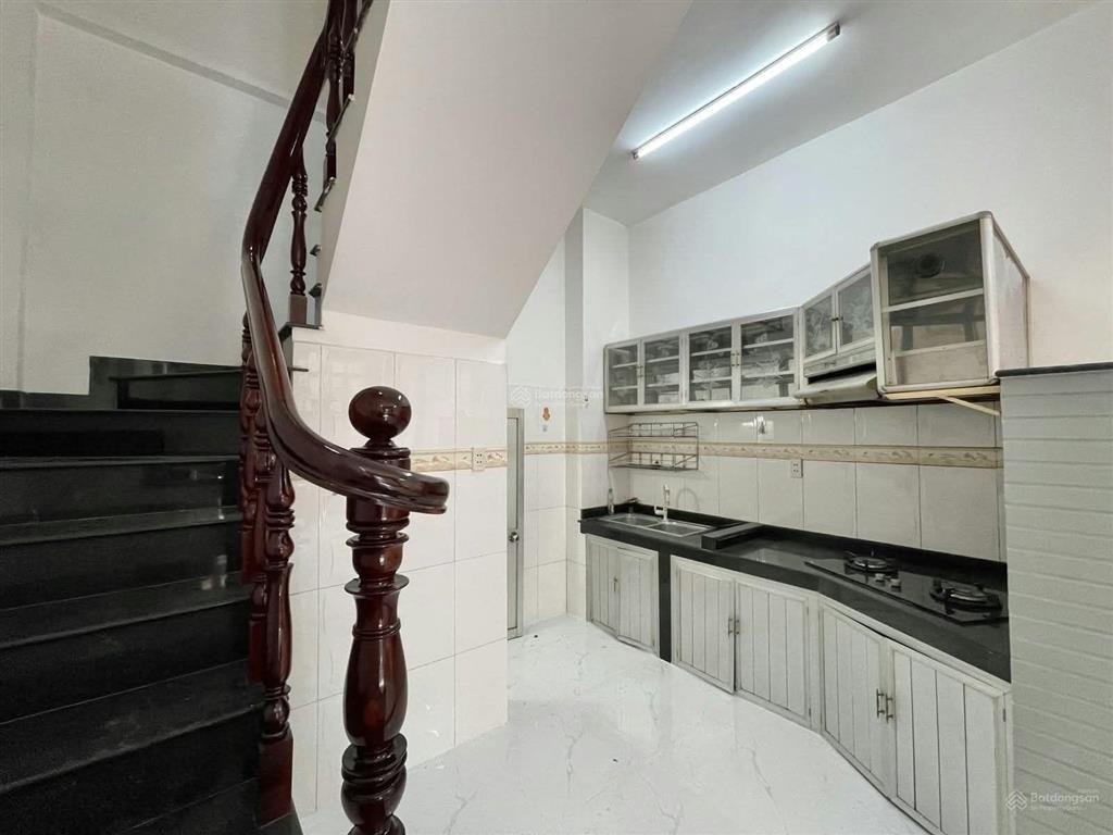 Hxh hậu giang p4 tân bình .32m2.xây. 4 tầng không lộ giới .quy hoạch vị trí đẹp .ngay sân bay 6tỷ95