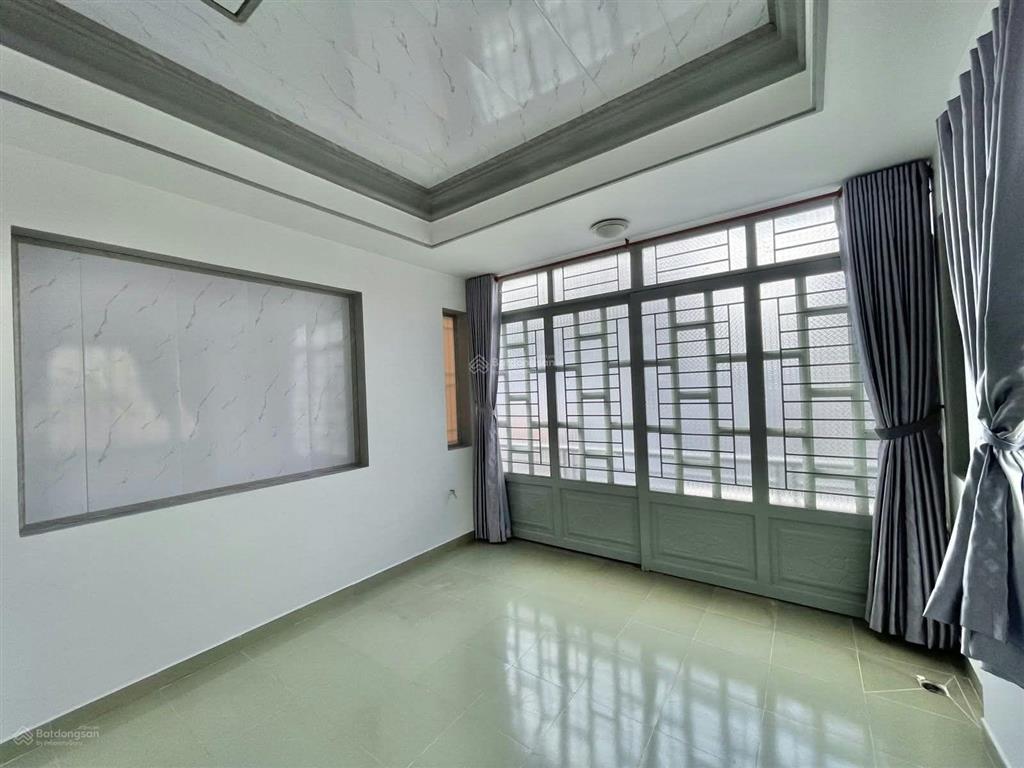 Hxh hậu giang p4 tân bình .32m2.xây. 4 tầng không lộ giới .quy hoạch vị trí đẹp .ngay sân bay 6tỷ95