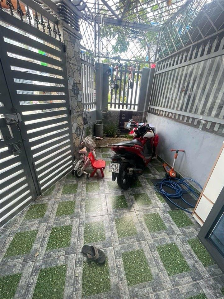 Lô góc 2 mt lâm thị hố p. trung mỹ tây q12. xd 2 tầng. hẻm thông xe hơi 7m 68m2 nở hậu 4.5m chỉ 4.3