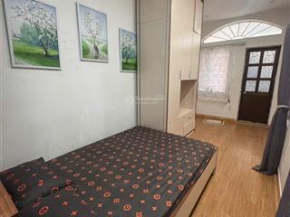 Cần bán nhà mặt ngõ hồ sen  nhà chuyên cho thuê homestay