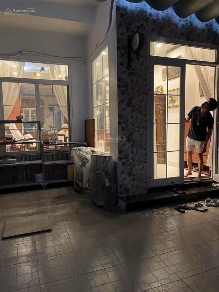 Cho thuê nhà nguyên căn phố gia thượng  ngọc thụy  ô tô tránh, vỉa hè  4pn  đủ nội thất
