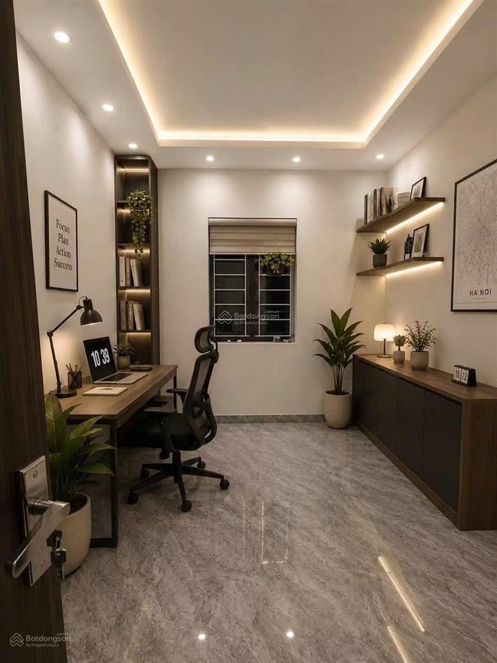 Cho thuê nguyên căn nhà phố nguyễn văn cừ  ngọc lâm  ô tô tránh, vào nhà
