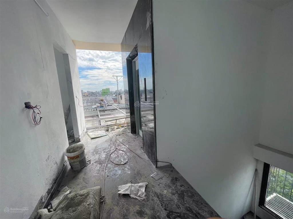 Cho thuê nhà nguyên căn mặt phố hồng tiến  200m2  210 triệu  vỉa hè  ô tô tránh  thang máy