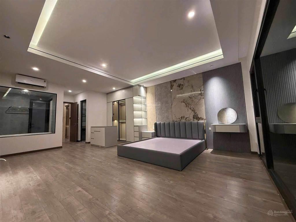 Cho thuê nhà ngọc thụy mới tinh  4 phòng ngủ, thang máy, ô tô đỗ cổng, nhận cả khách nước ngoài
