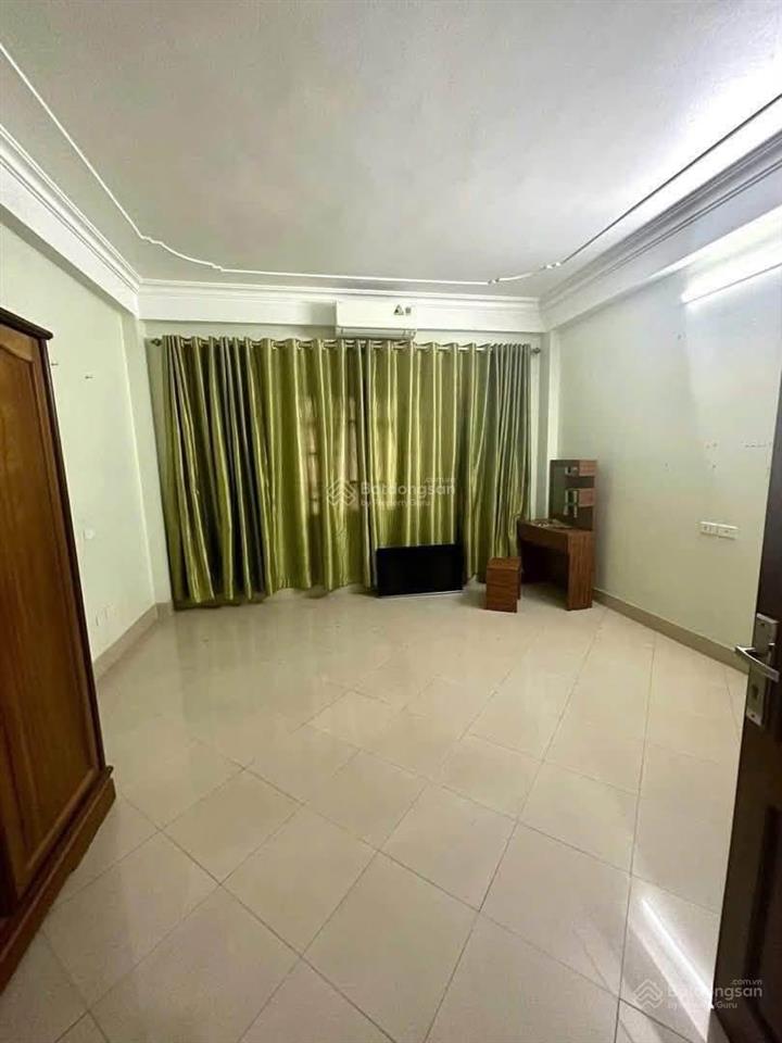 Cho thuê nhà nguyên căn phố cổ linh, phường long biên gần cầu vĩnh tuy vp, cty kinh doanh sạch sẽ