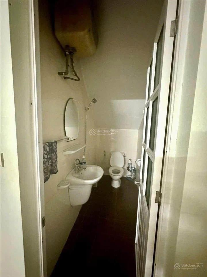 Cho thuê nhà nguyên căn phố cổ linh, phường long biên gần cầu vĩnh tuy vp, cty kinh doanh sạch sẽ