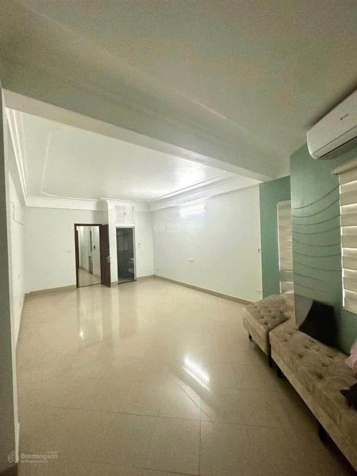 Cho thuê nhà nguyên căn phố cổ linh, phường long biên gần cầu vĩnh tuy vp, cty kinh doanh sạch sẽ