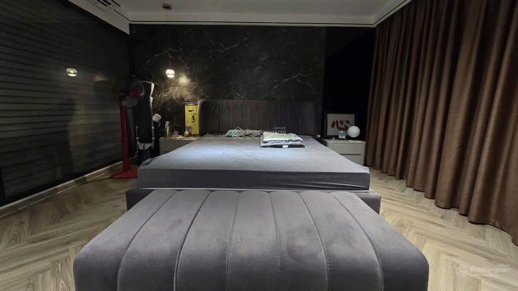Cho thuê nhà bồ đề 6 tầng  thang máy garra ô tô full nội thất  nhà mới đẹp phù hợp vp