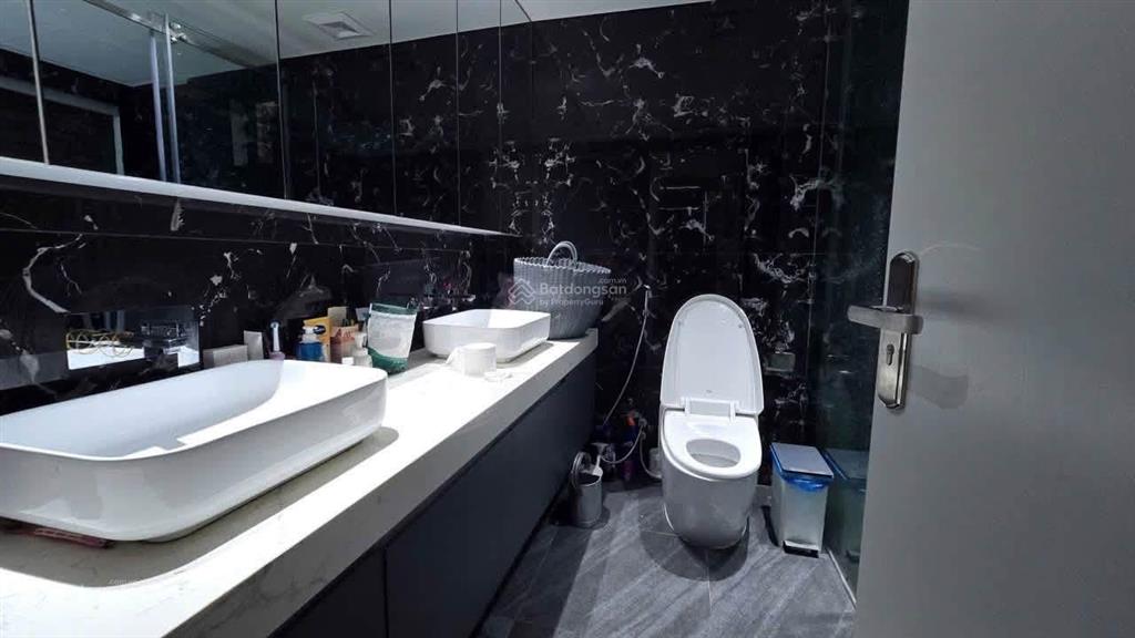 Cho thuê nhà bồ đề 6 tầng  thang máy garra ô tô full nội thất  nhà mới đẹp phù hợp vp