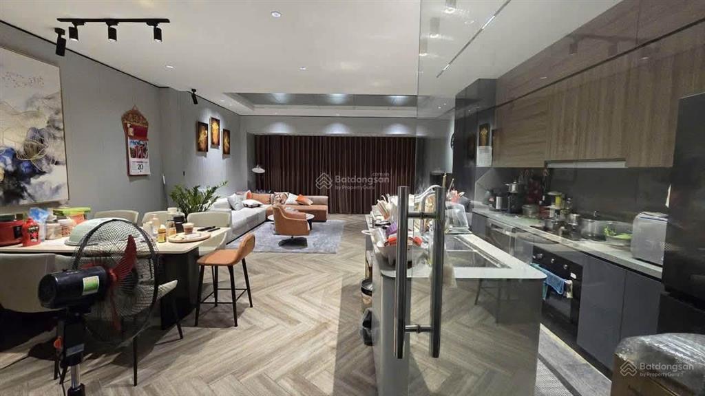 Cho thuê nhà bồ đề 6 tầng  thang máy garra ô tô full nội thất  nhà mới đẹp phù hợp vp