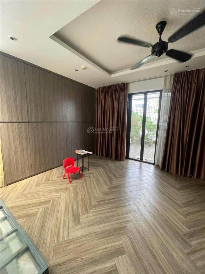 Cho thuê nhà bồ đề 6 tầng  thang máy garra ô tô full nội thất  nhà mới đẹp phù hợp vp