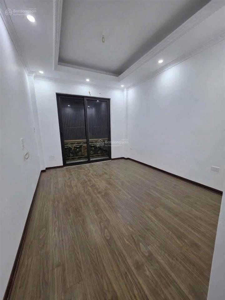 Cho thuê nhà tư đình  36m2  thang máy  13 triệu  phù hợp với kinh doanh
