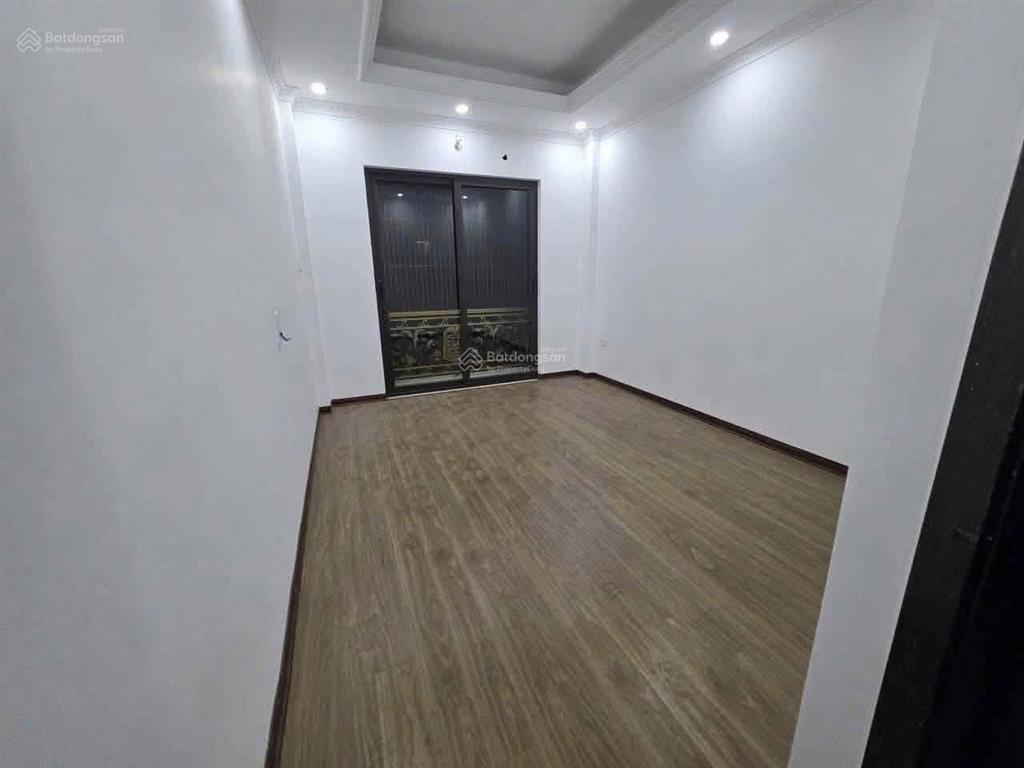 Cho thuê nhà tư đình  36m2  thang máy  13 triệu  phù hợp với kinh doanh