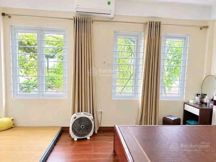 Cho thuê nhà bồ đề  35m2  3pn  9 triệu
