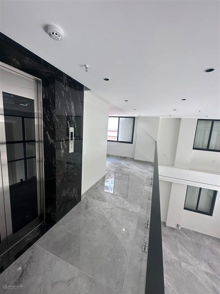 Cho thuê mbkd tại ngọc lâm  mặt tiền siêu rộng  vị trí trung tâm  thích hợp làm văn phòng, spa