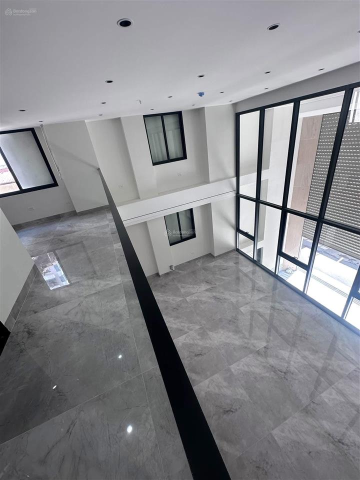 Cho thuê mbkd tại ngọc lâm  mặt tiền siêu rộng  vị trí trung tâm  thích hợp làm văn phòng, spa