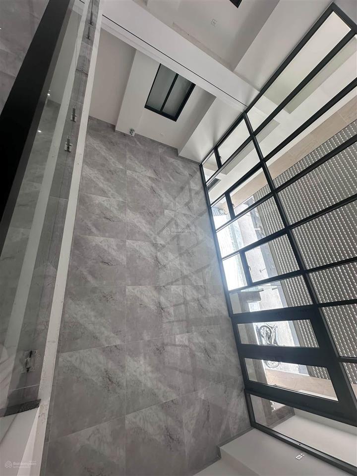 Cho thuê mbkd tại ngọc lâm  mặt tiền siêu rộng  vị trí trung tâm  thích hợp làm văn phòng, spa
