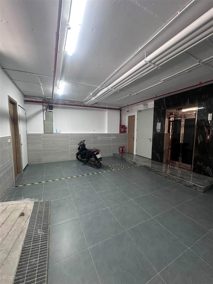 Cho thuê mbkd tại ngọc lâm  mặt tiền siêu rộng  vị trí trung tâm  thích hợp làm văn phòng, spa