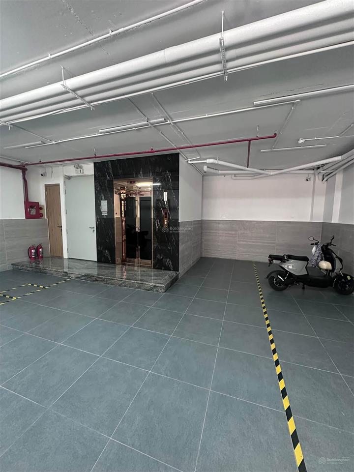 Cho thuê mbkd tại ngọc lâm  mặt tiền siêu rộng  vị trí trung tâm  thích hợp làm văn phòng, spa