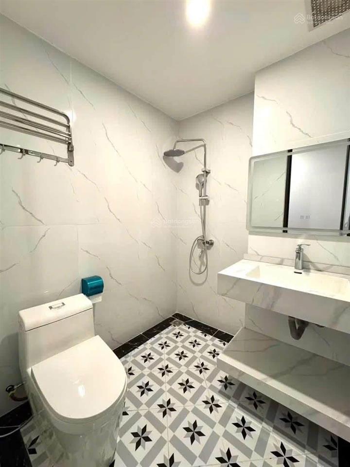 Cho thuê nhà ngọc lâm 6pn  5wc  thang máy  ngõ thông cách ô tô vài bước chân  ở gđ  vp