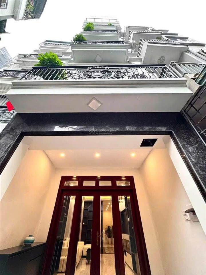 Cho thuê nhà ngọc lâm 6pn  5wc  thang máy  ngõ thông cách ô tô vài bước chân  ở gđ  vp