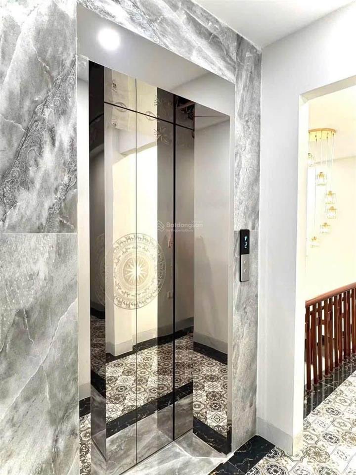 Cho thuê nhà ngọc lâm 6pn  5wc  thang máy  ngõ thông cách ô tô vài bước chân  ở gđ  vp