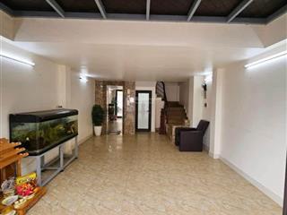 Cho thuê nhà phố mai phúc, phúc đồng, vỉa hè, ô tô tránh, sát vinhomes, thang máy, vp, kd sạch sẽ.