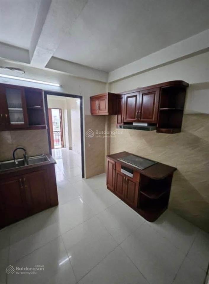 Cho thuê nhà phố mai phúc, phúc đồng, vỉa hè, ô tô tránh, sát vinhomes, thang máy, vp, kd sạch sẽ.