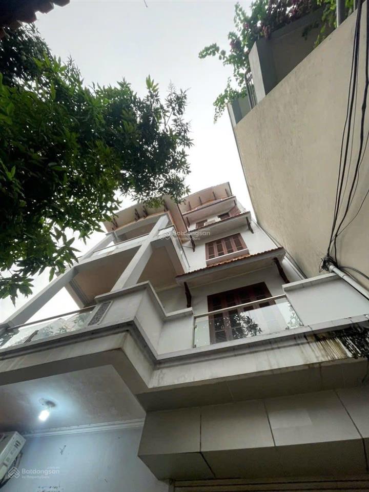 Cho thuê nhà ngọc thụy  133m2  tiện di chuyển sang tt hà nội